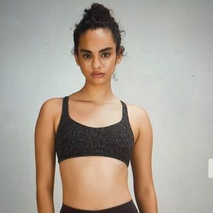 NWT✨ Lululemon Free To Be - Wild Sports Bra Strappy - size 8